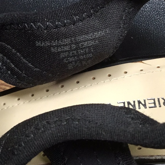 Adrienne Vittadi black strapped wedges 8/2 M - Picture 12 of 12